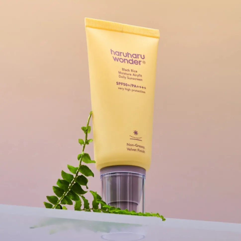 HaruHaru Wonder Black Rice Moisture Airyfit Daily Sunscreen SPF 50+/PA++++